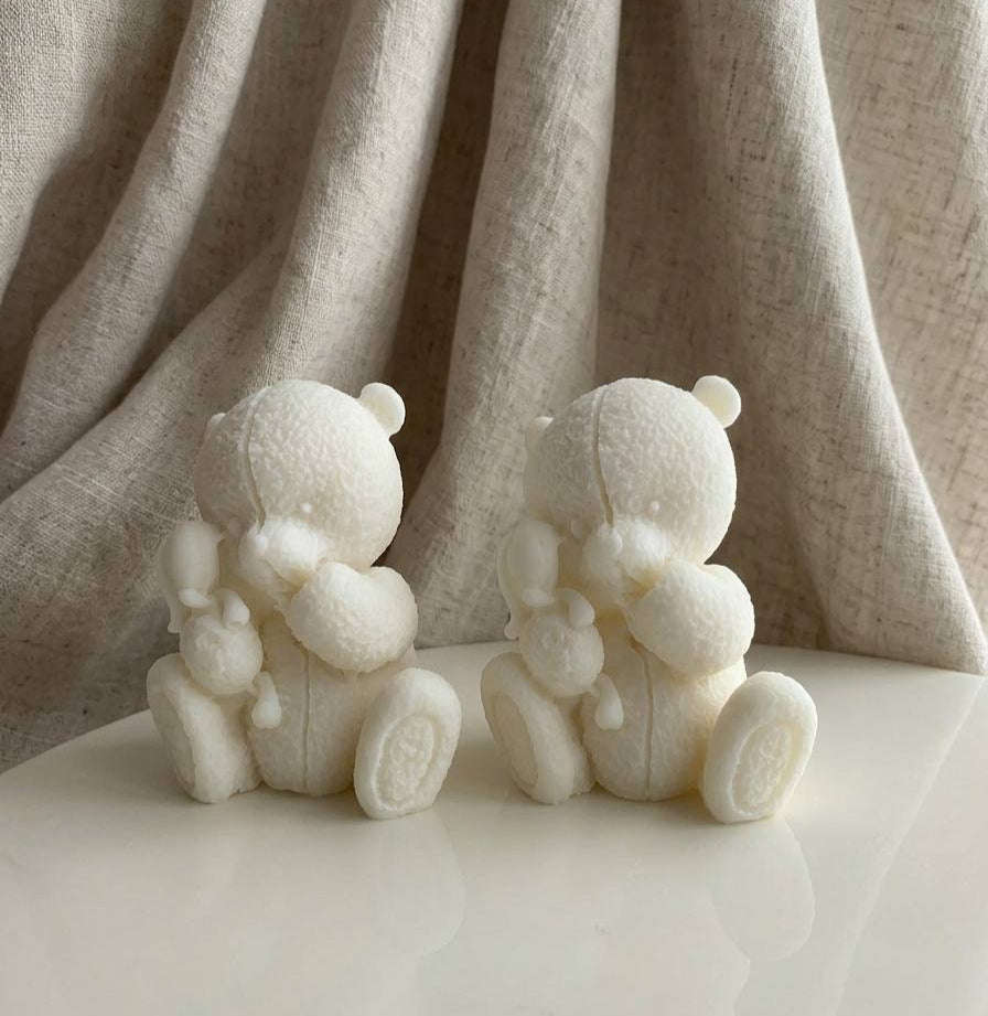 Candela Orso con Peluche in cera di soia – simbolo di affetto