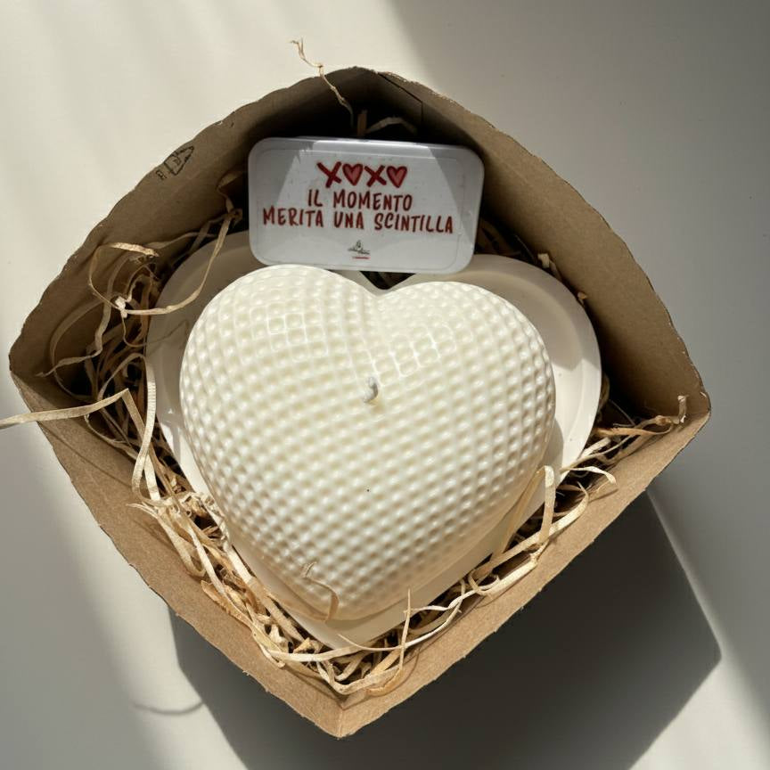 Candela cuore in cera di soia – foto 2