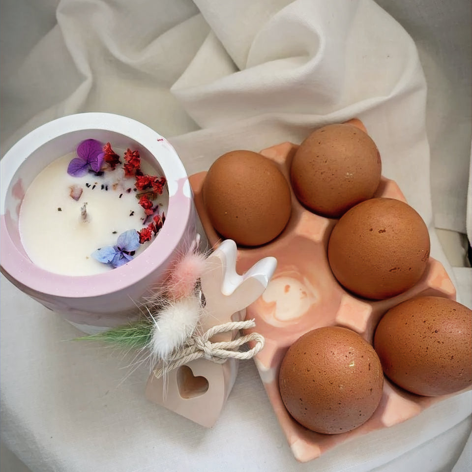 Box Pasqua Decorativa – Candela Fiorita, Coniglio e Porta Uova