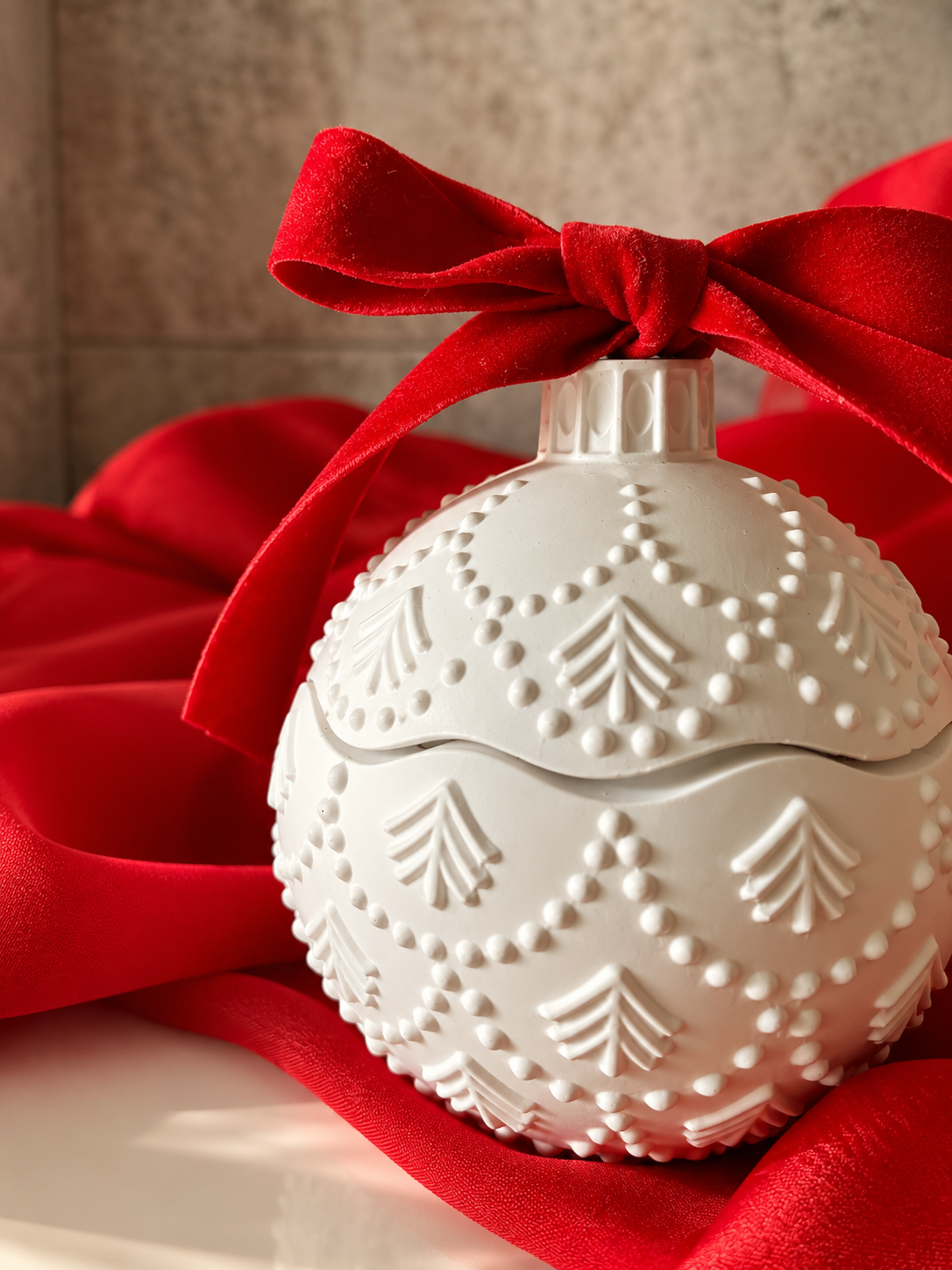 Pallina di Natale con Abeti in Rilievo